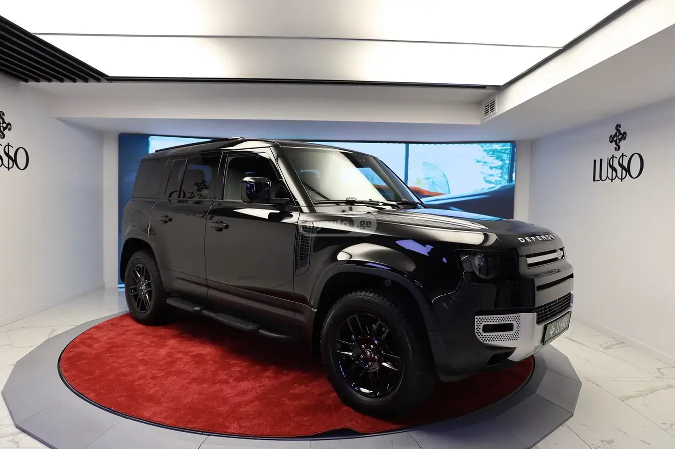 Land Rover Defender 110 