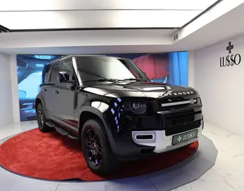 Land Rover Defender 110 
