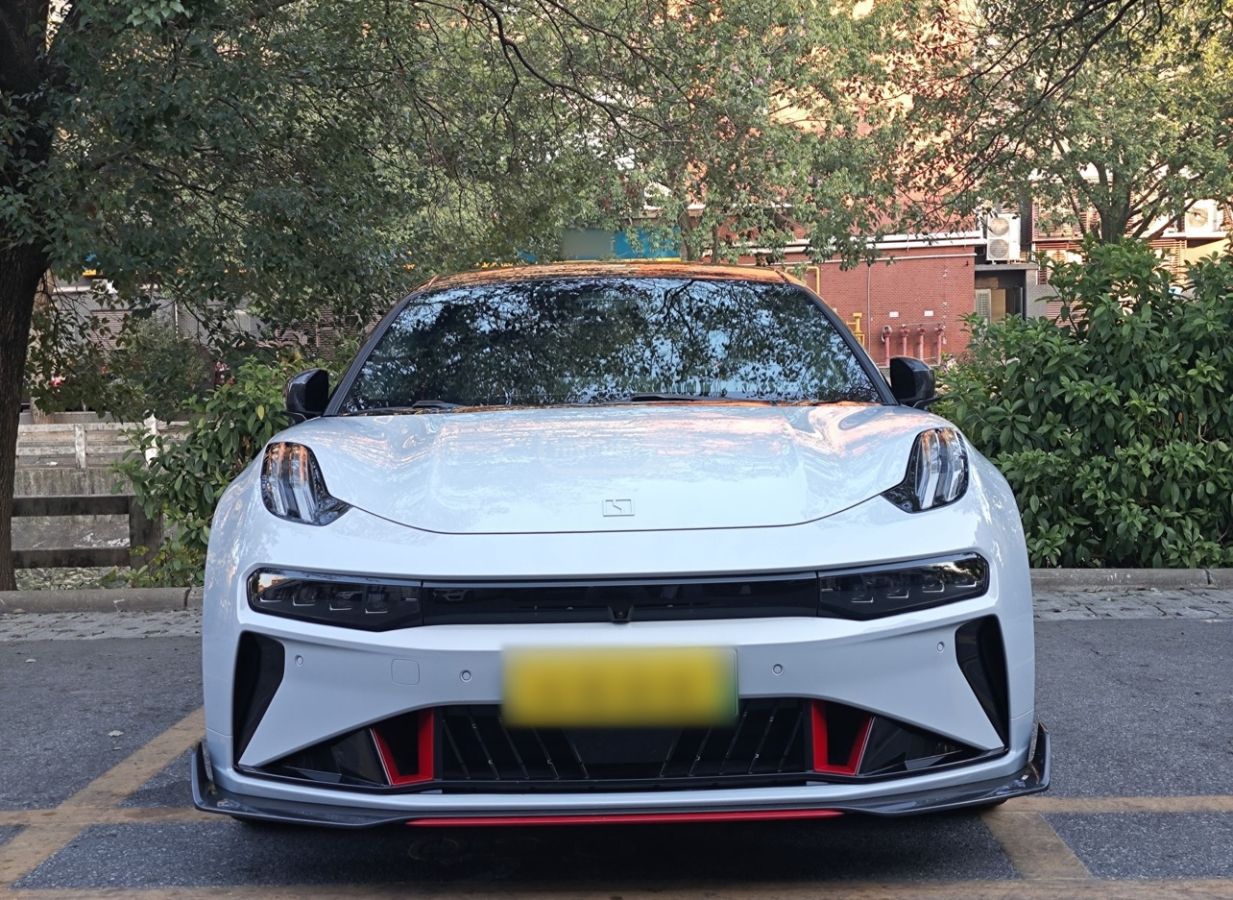 Zeekr 001