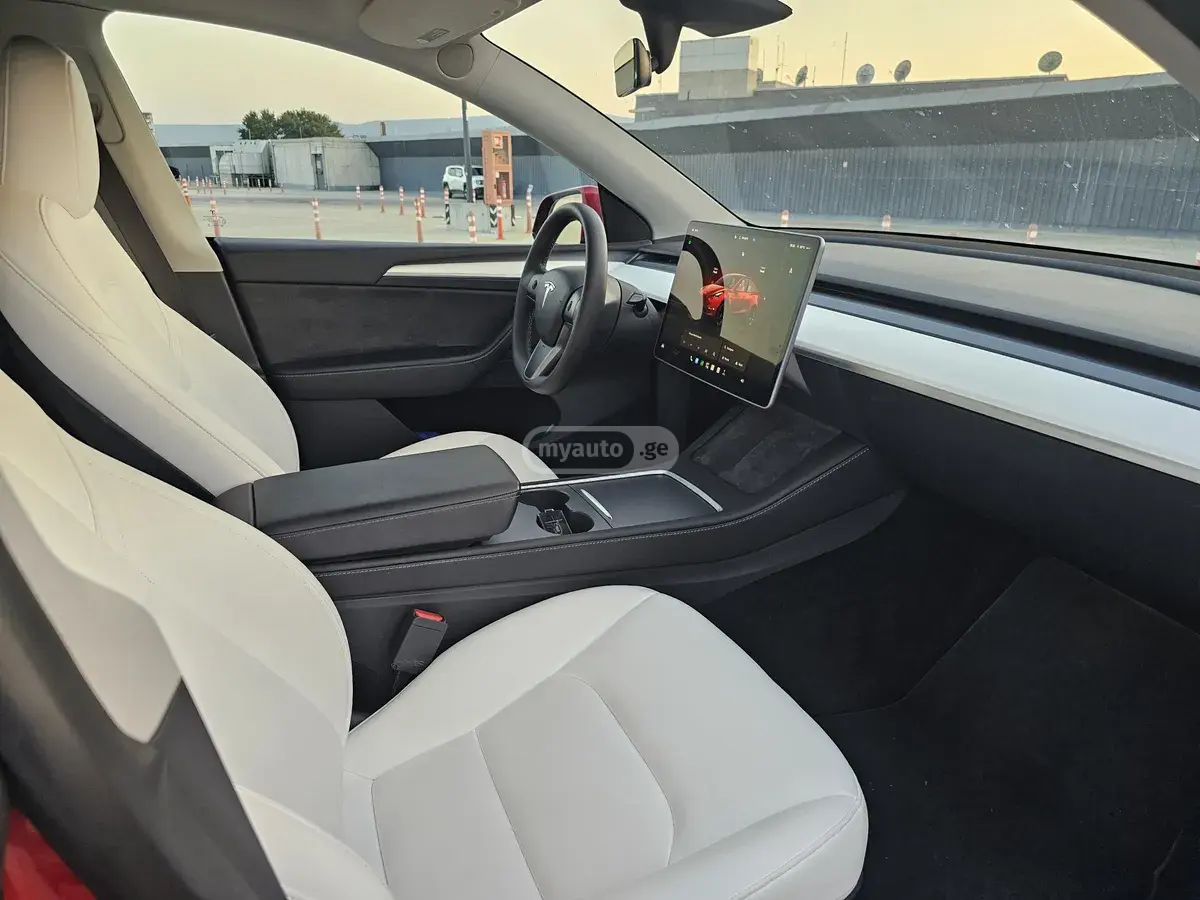 Tesla Model Y, миниатюра 7