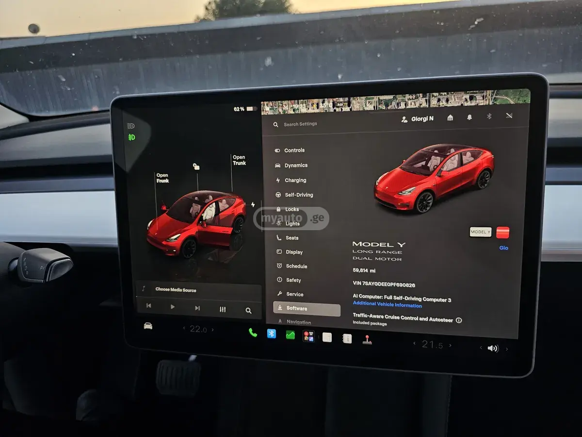 Tesla Model Y, миниатюра 8