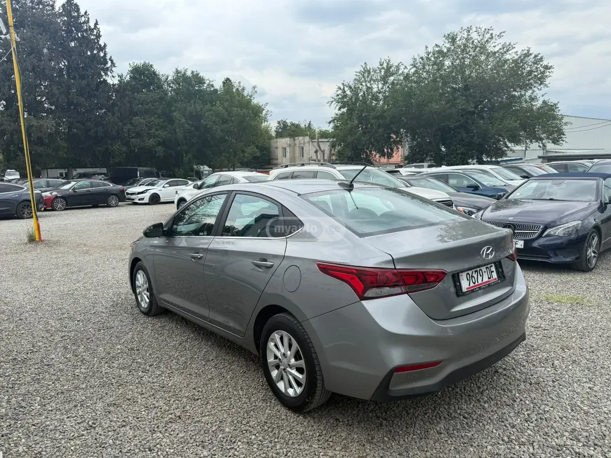 Hyundai Accent 