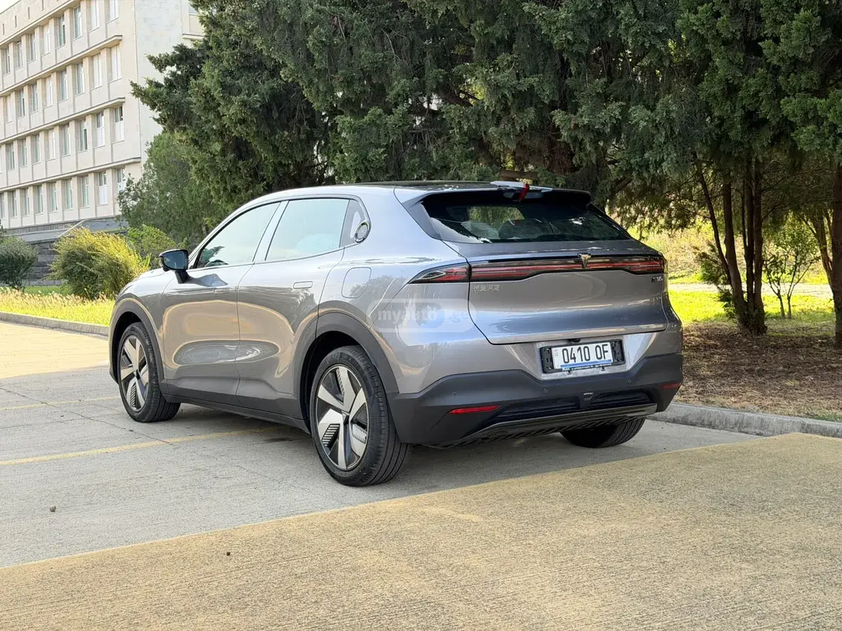 Changan Deepal Dark Blue S05 