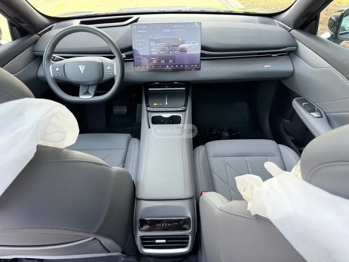 Changan Deepal Dark Blue S05 