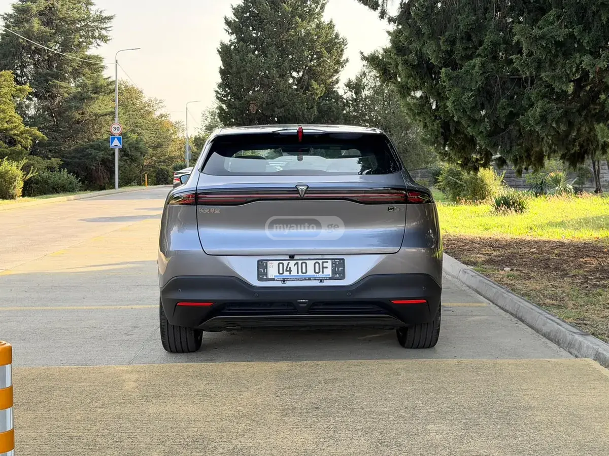 Changan Deepal Dark Blue S05 