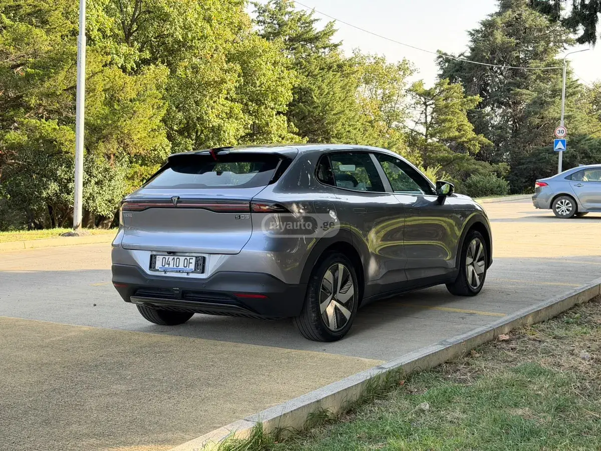 Changan Deepal Dark Blue S05 
