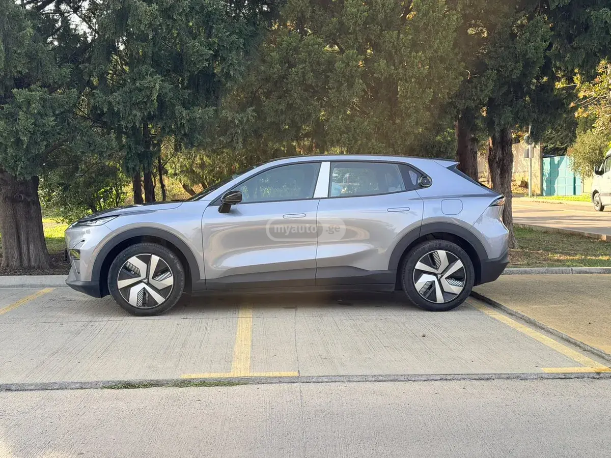 Changan Deepal Dark Blue S05 