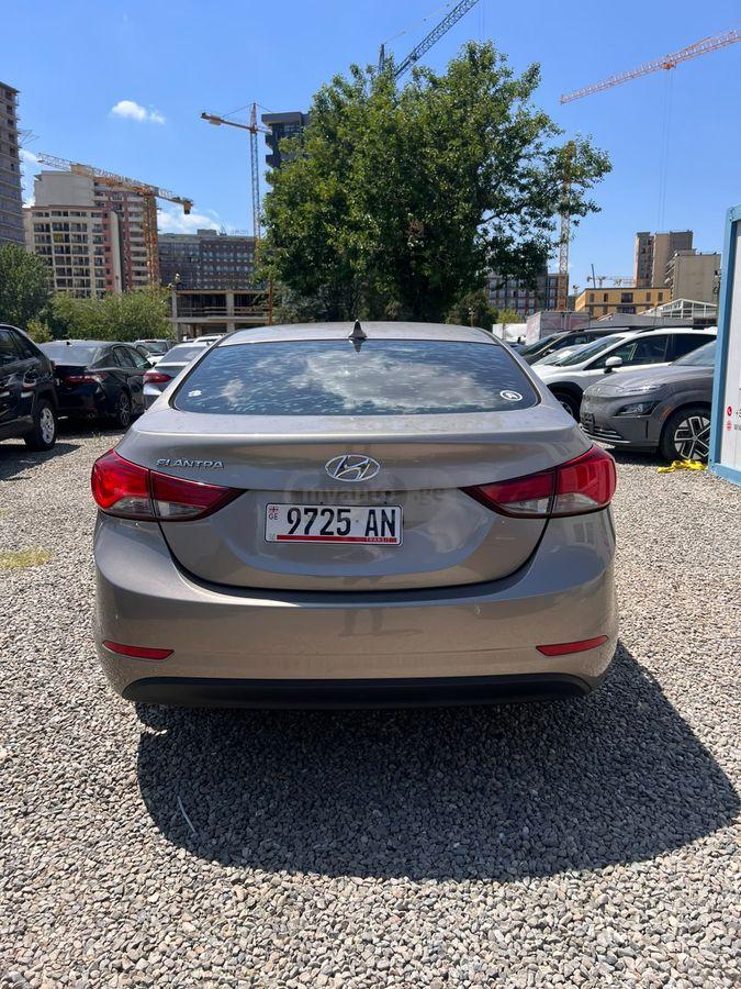 Hyundai Elantra