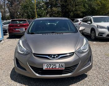Hyundai Elantra 