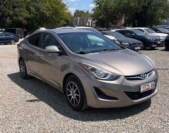 Hyundai Elantra 