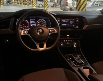 Volkswagen Jetta SE