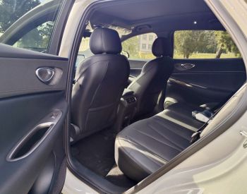 BYD Sealion 06 