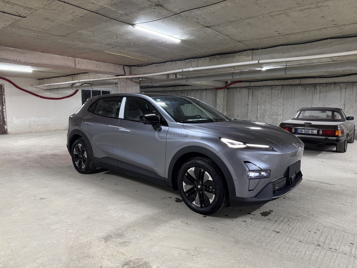 Changan Deepal Dark Blue S05