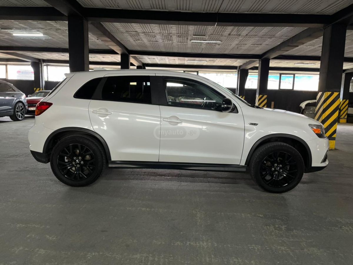Mitsubishi Outlander Sport 