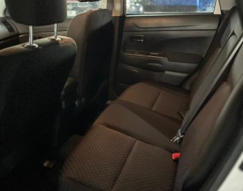 Mitsubishi Outlander Sport 