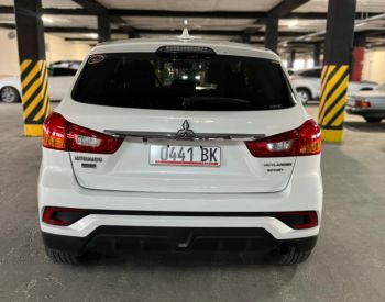Mitsubishi Outlander Sport 