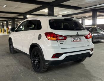 Mitsubishi Outlander Sport 