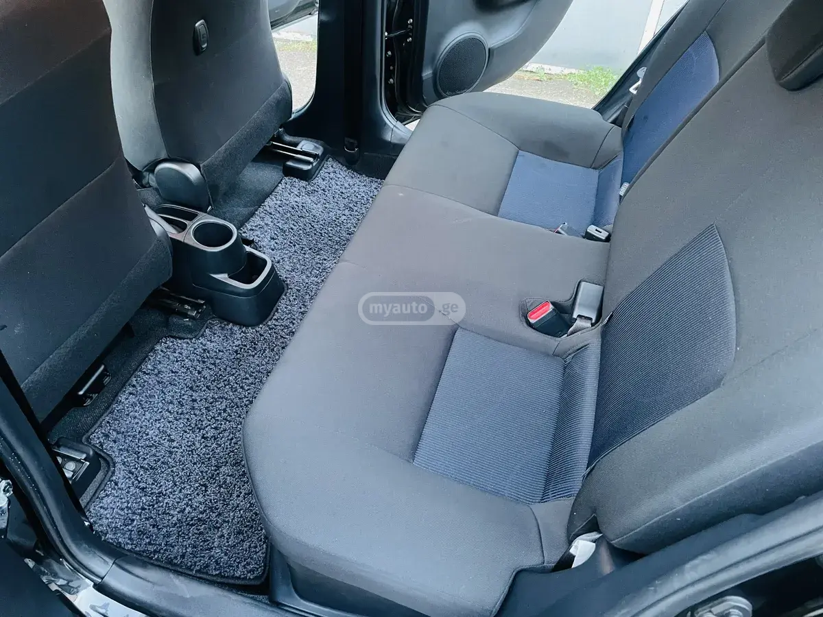 Toyota Aqua, миниатюра 12