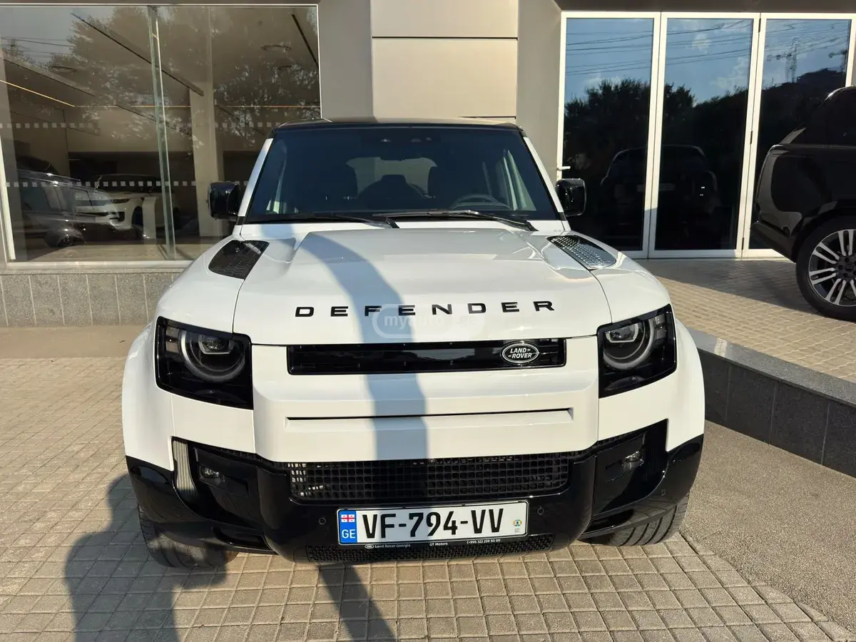 Land Rover Defender 110 