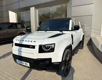 Land Rover Defender 110 
