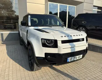 Land Rover Defender 110 