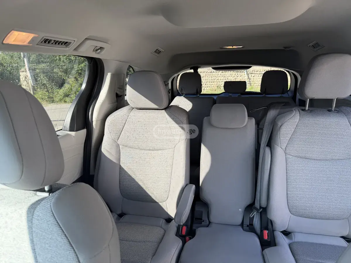 Toyota Sienna, миниатюра 14
