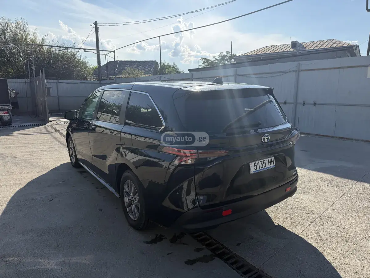 Toyota Sienna, миниатюра 3