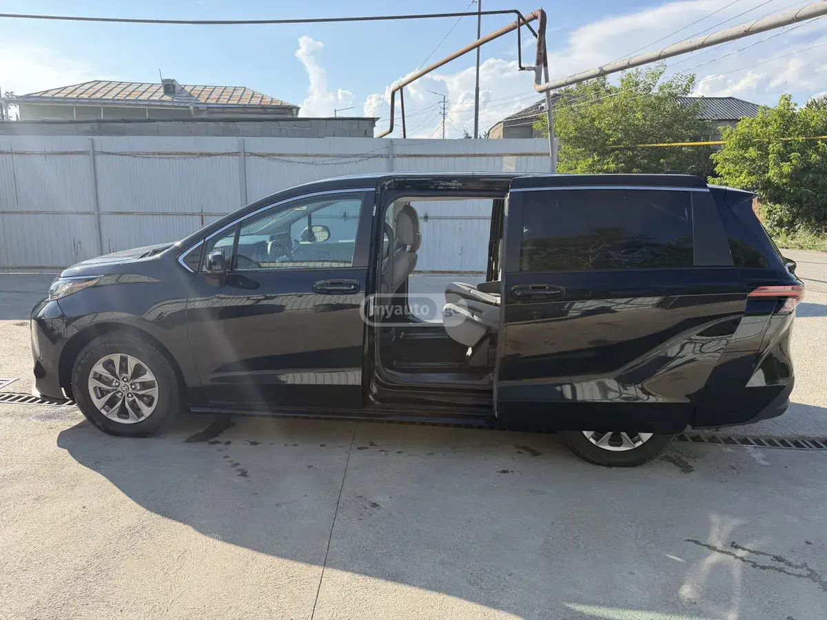 Toyota Sienna, миниатюра 8
