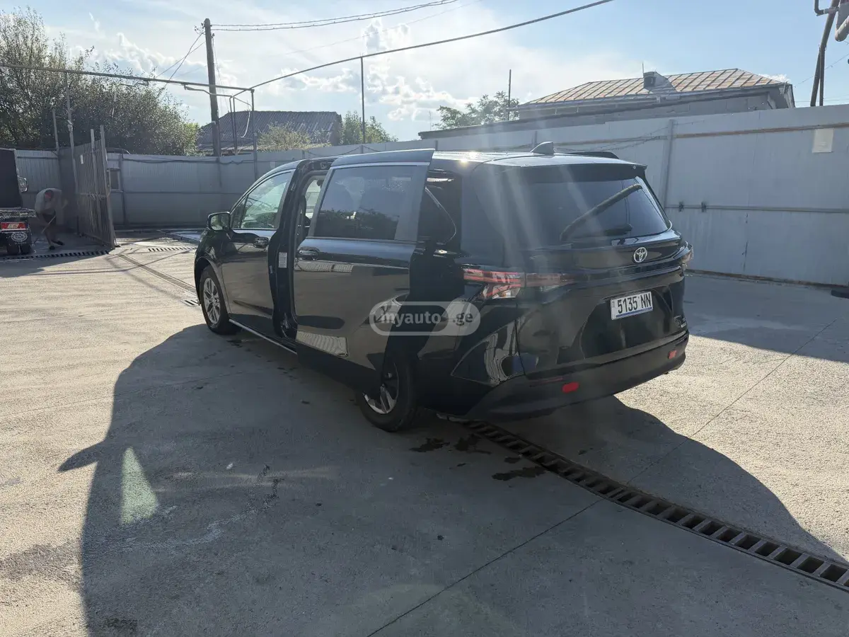 Toyota Sienna, миниатюра 9