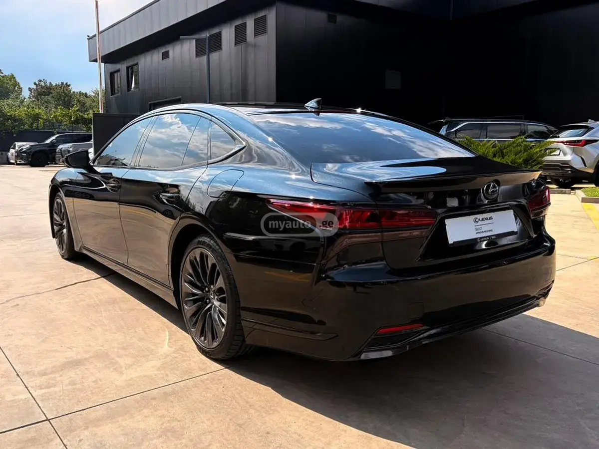Lexus LS 500 h 