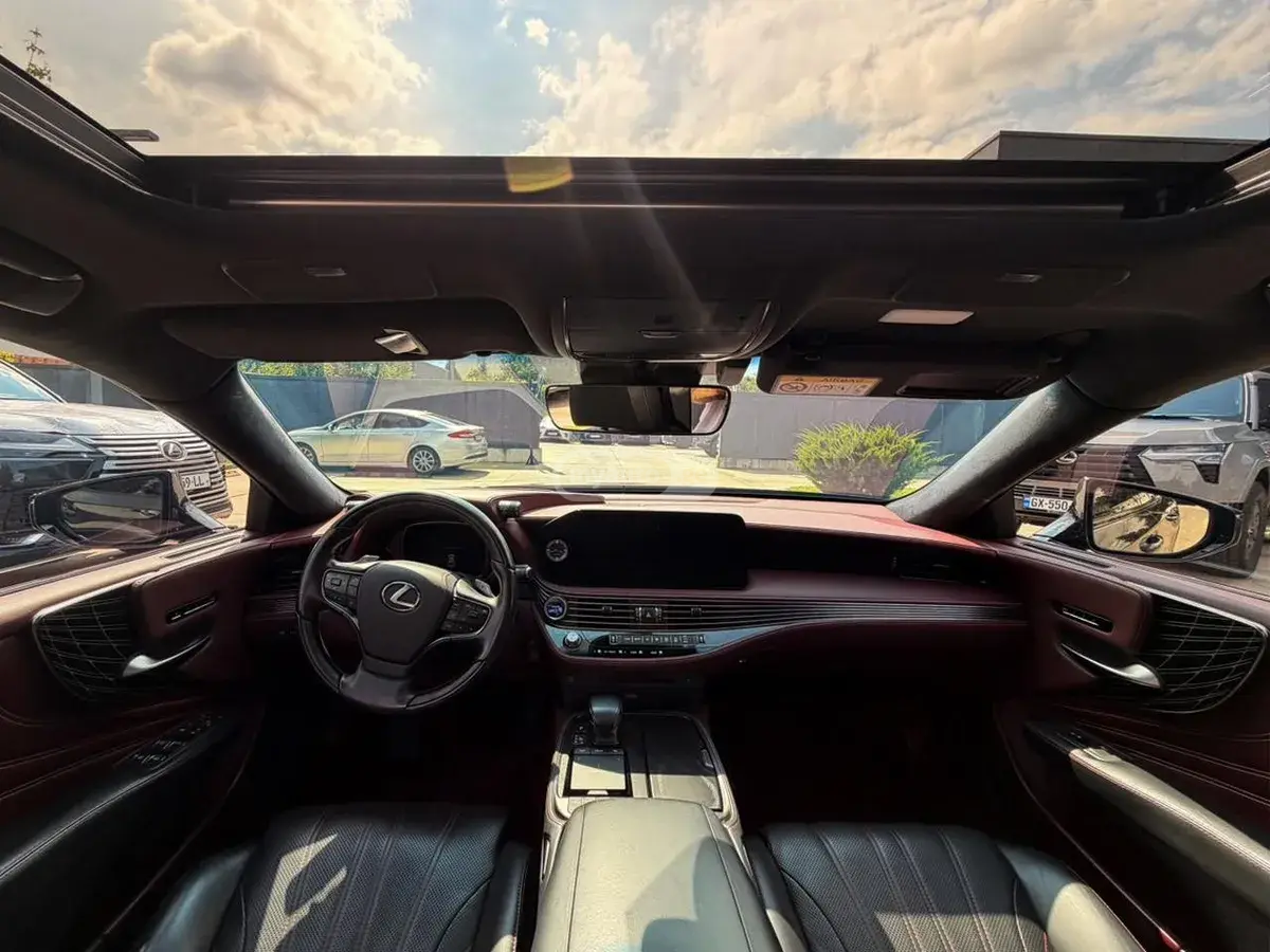 Lexus LS 500 h 