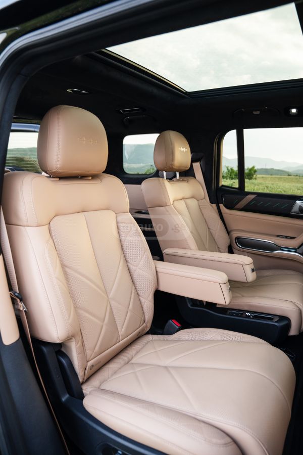 BYD Leopard 8 