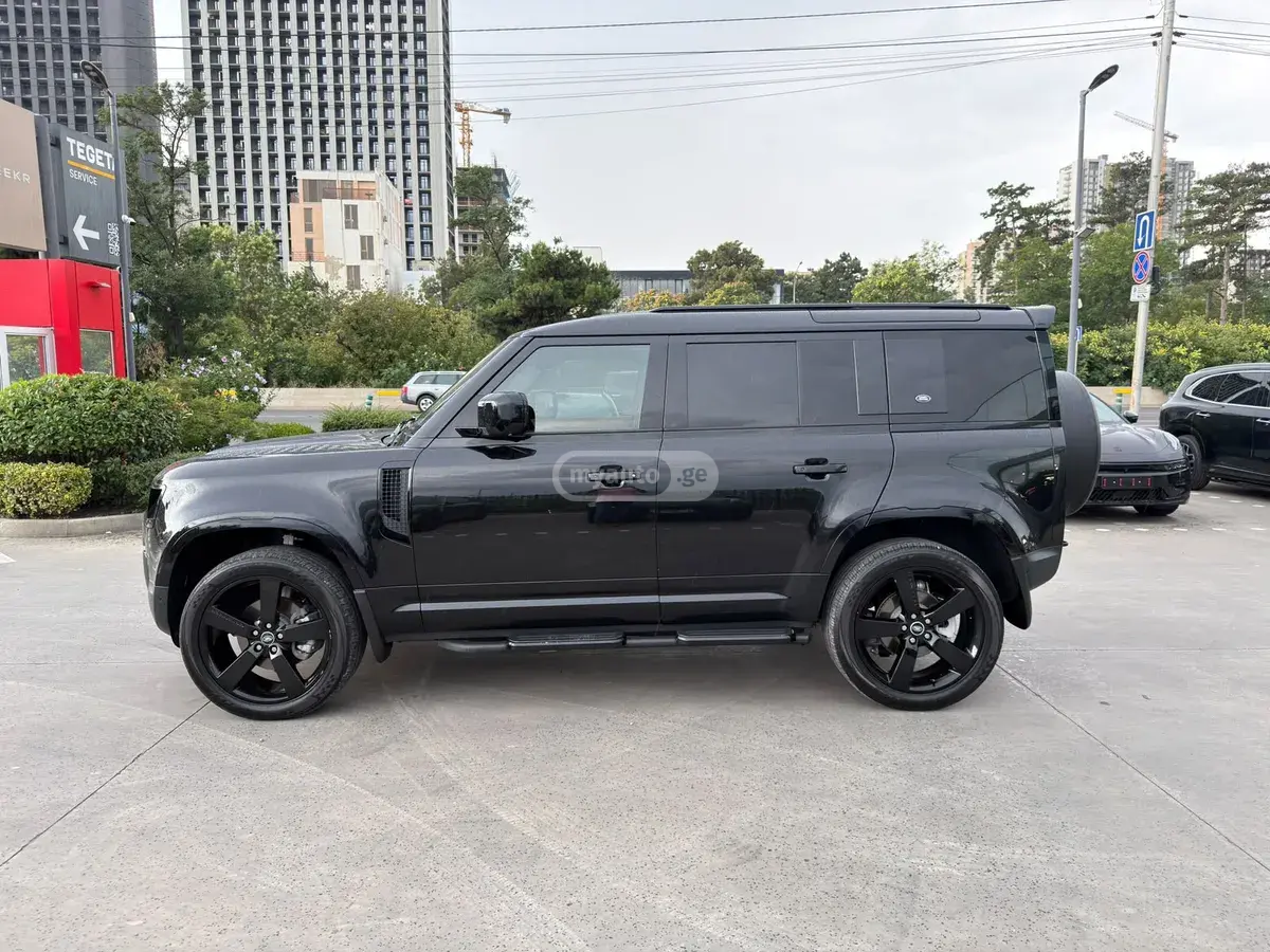 Land Rover Defender 110, миниатюра 2