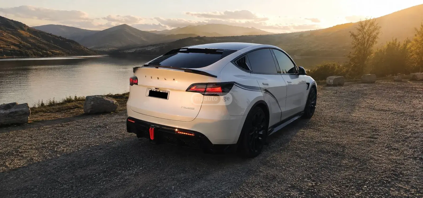 Tesla Model Y, миниатюра 6