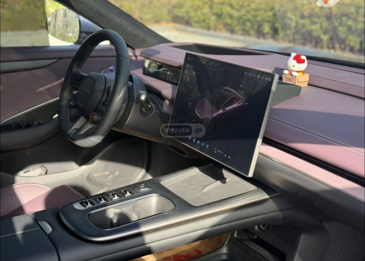 Xiaomi SU7 
