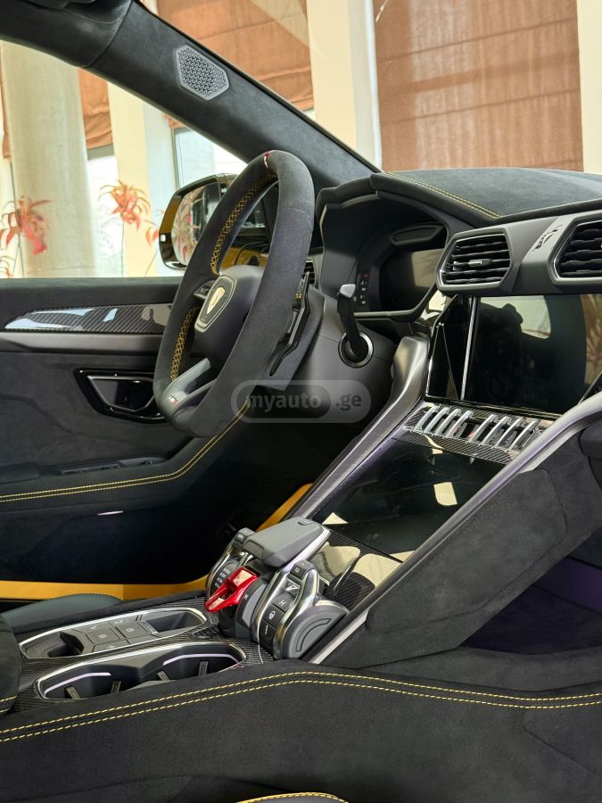 Lamborghini Urus 