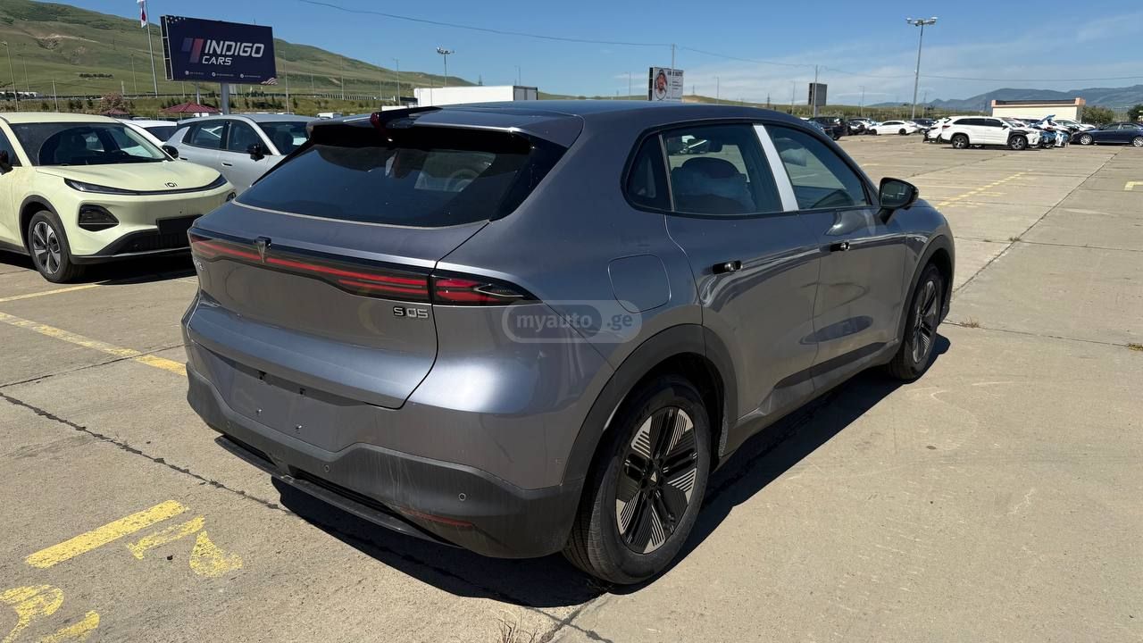 Changan Deepal Dark Blue S05