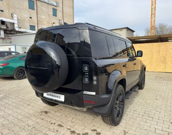 Land Rover Defender 110 S