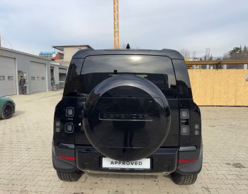 Land Rover Defender 110 S