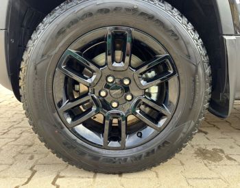 Land Rover Defender 110 S