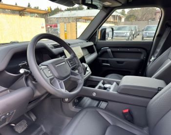 Land Rover Defender 110 S