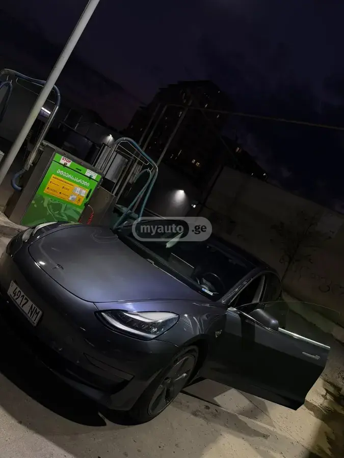 Tesla Model 3, миниатюра 2