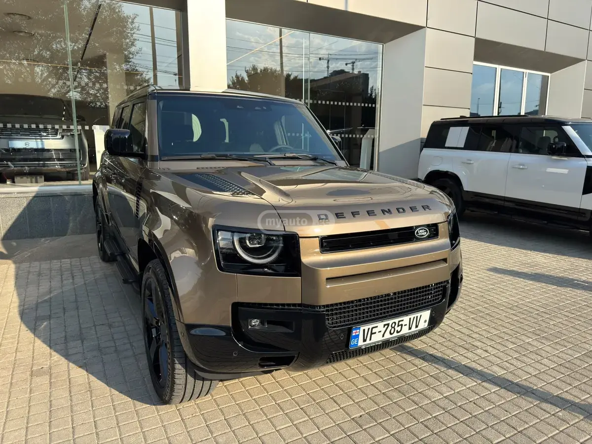 Land Rover Defender 110 