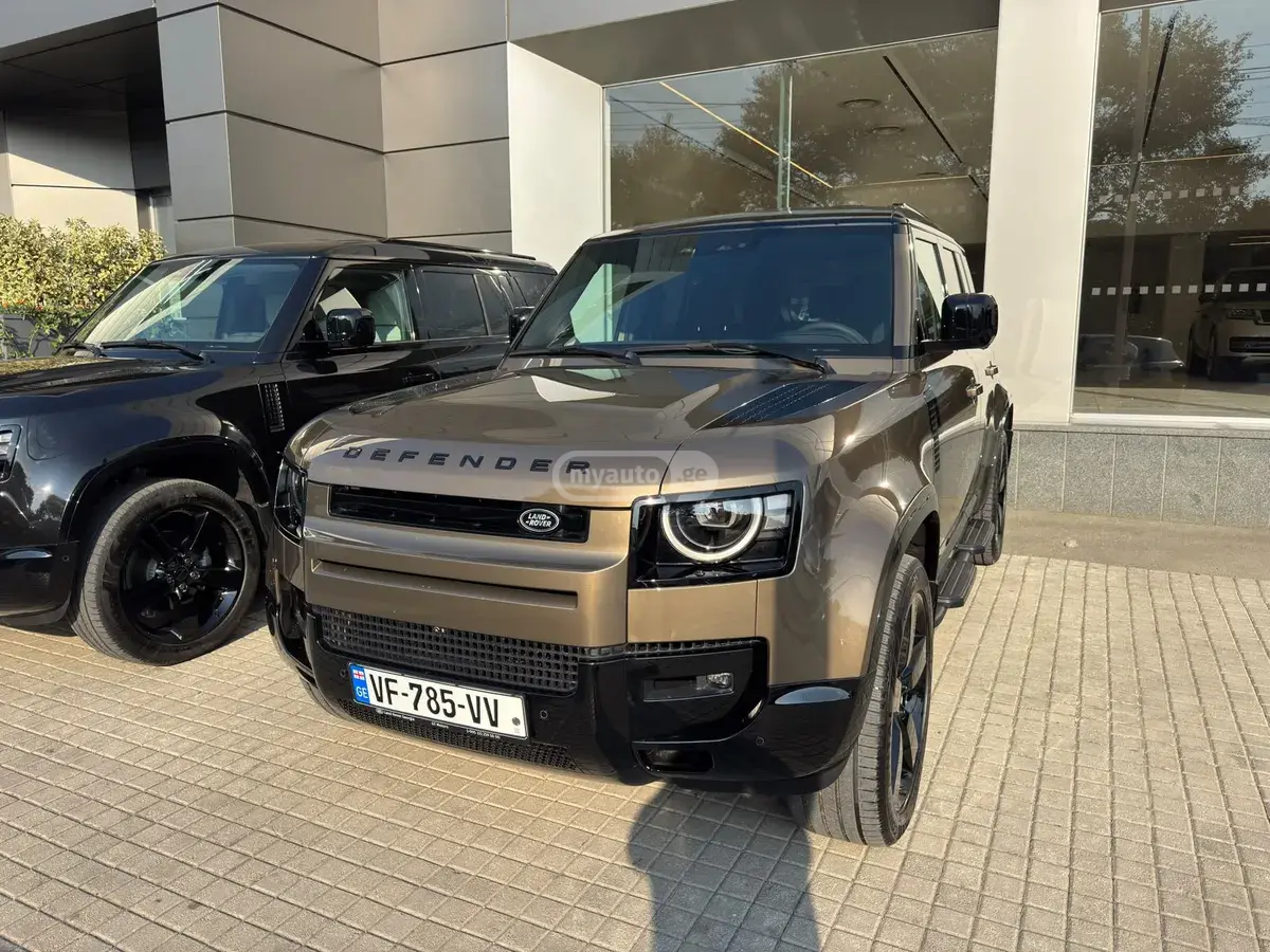 Land Rover Defender 110