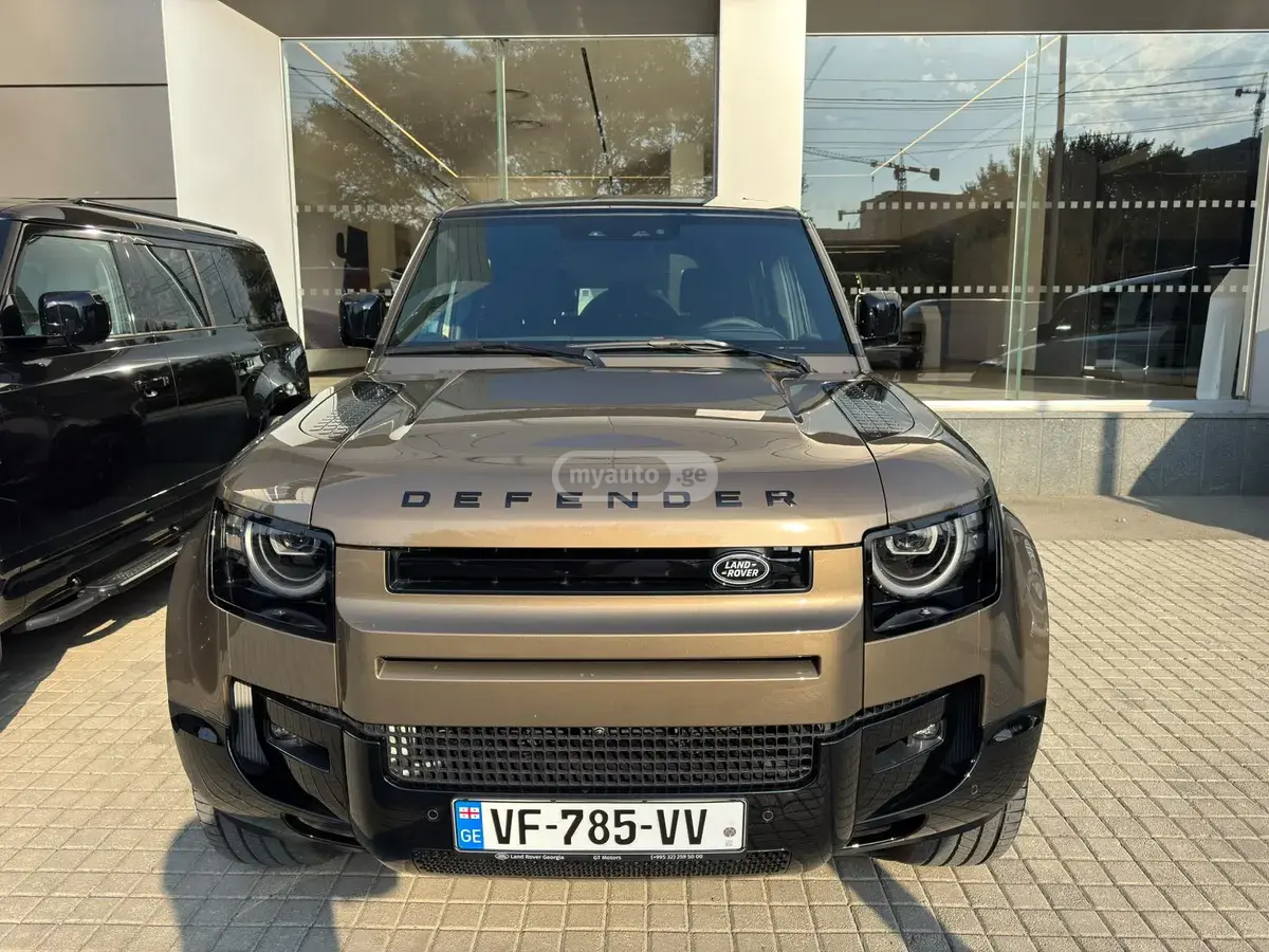 Land Rover Defender 110 