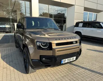 Land Rover Defender 110