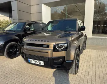 Land Rover Defender 110 