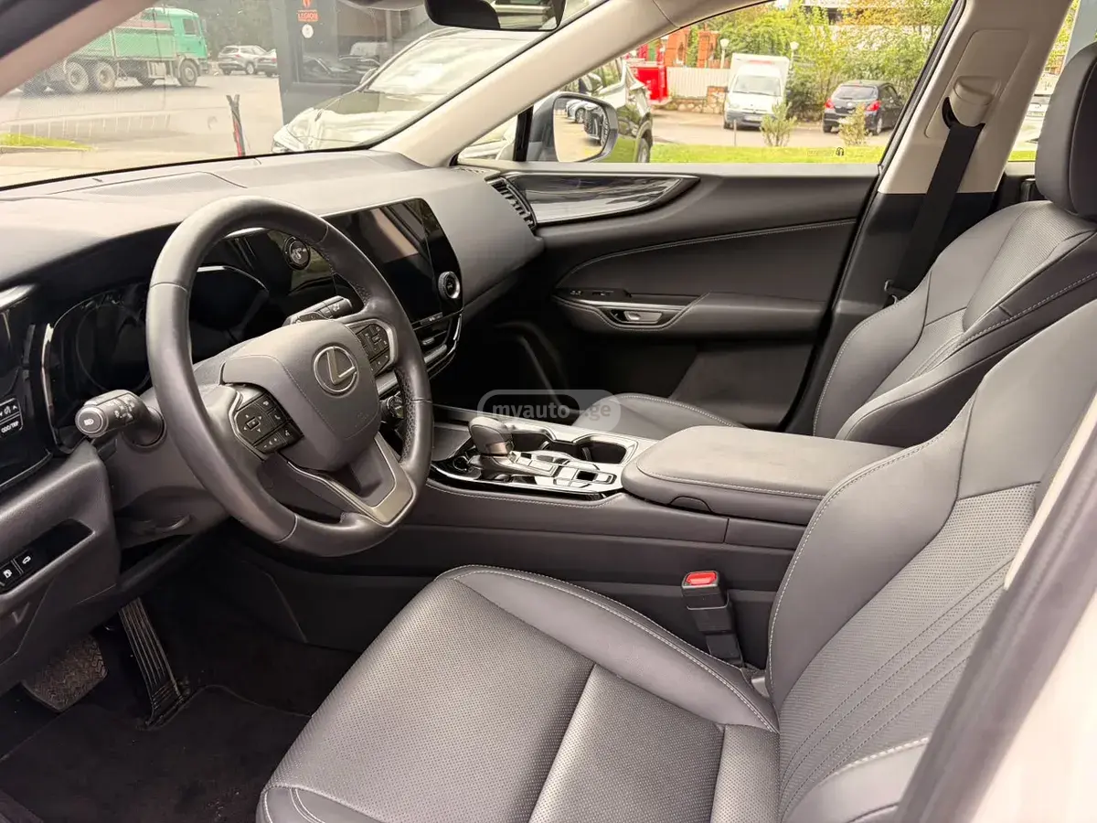 Lexus NX 350 
