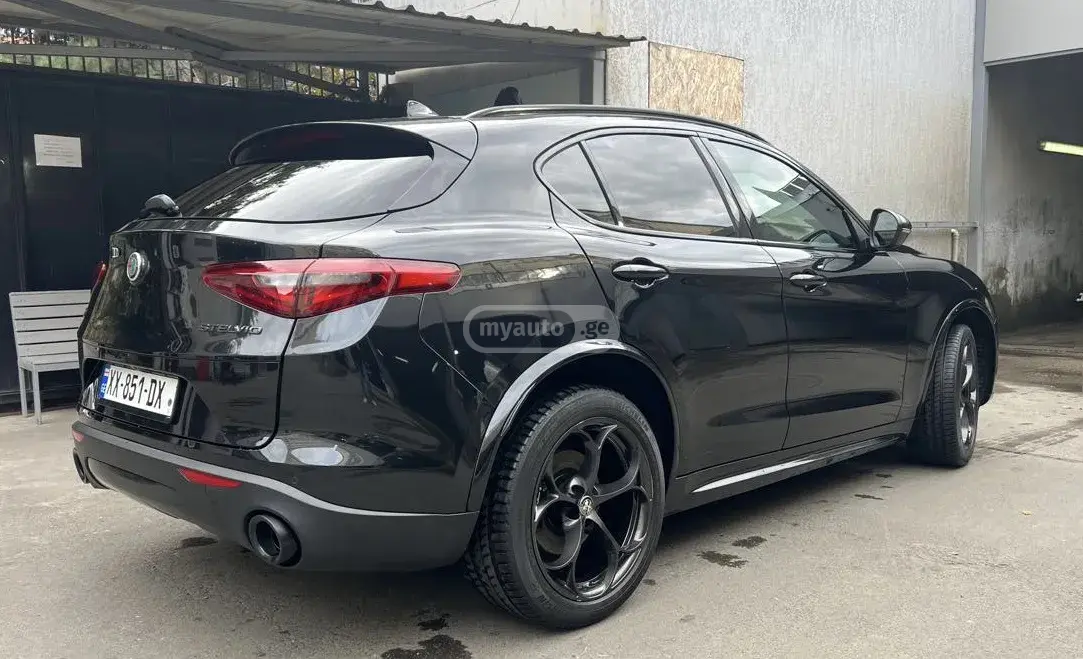 Alfa Romeo Stelvio, миниатюра 2