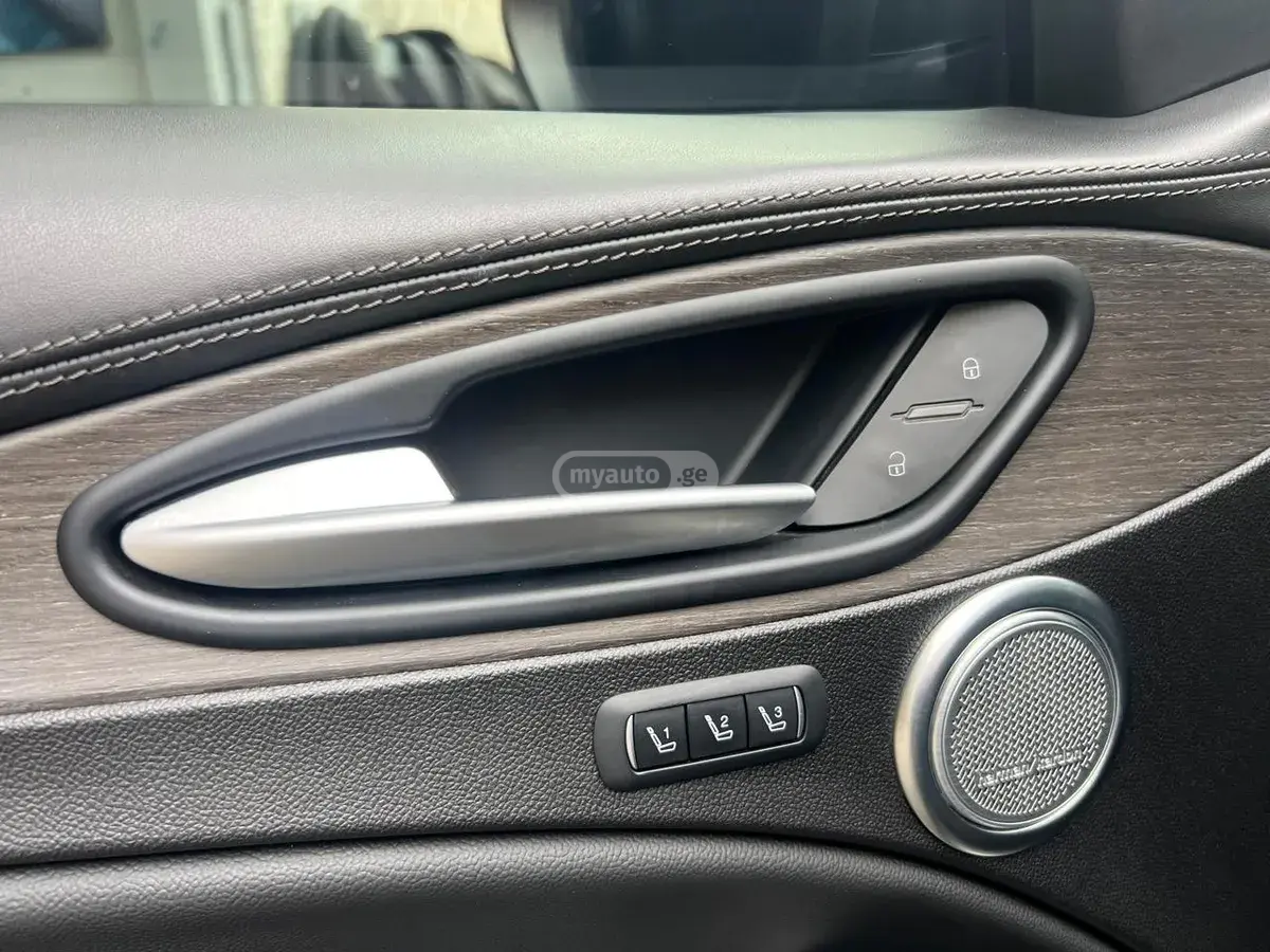 Alfa Romeo Stelvio, миниатюра 5